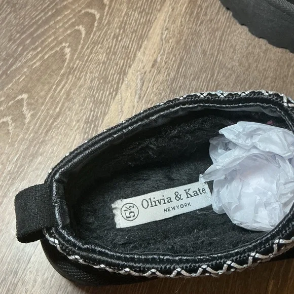 Olivia & Kate Black Slip-On Platform Shoes - Picture 4 of 4